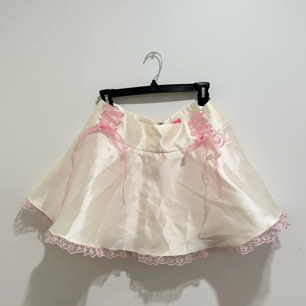 Cream and Pink Satin Lace Skirt - Picture 3 of 7